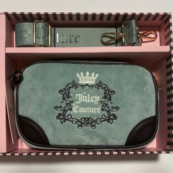 Juicy Couture Gift Set Cool Blue Heritage Slim Camera Bag & Envelope Card Case - Picture 2 of 15